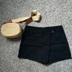 Black mini skort Large
